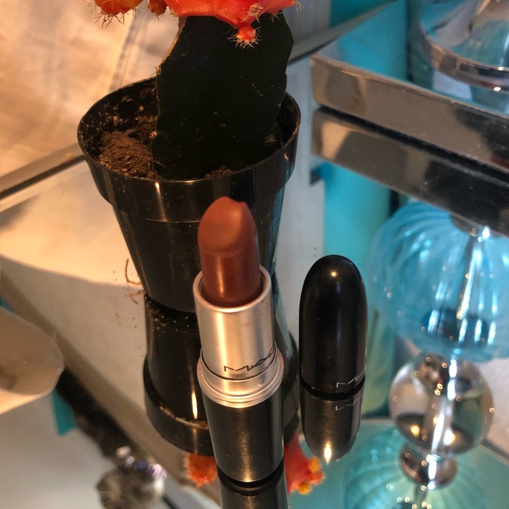 MAC lipstick in WHIRL